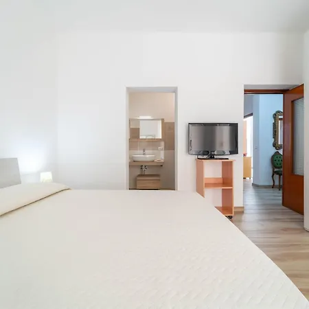 Apartment Lilla